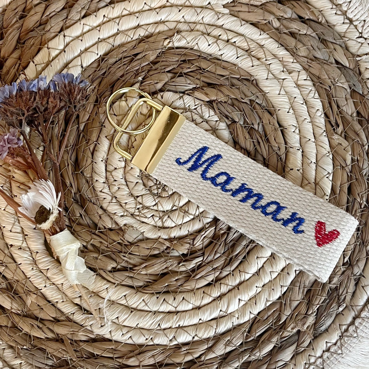 Porte clé brodé « Maman » cœur