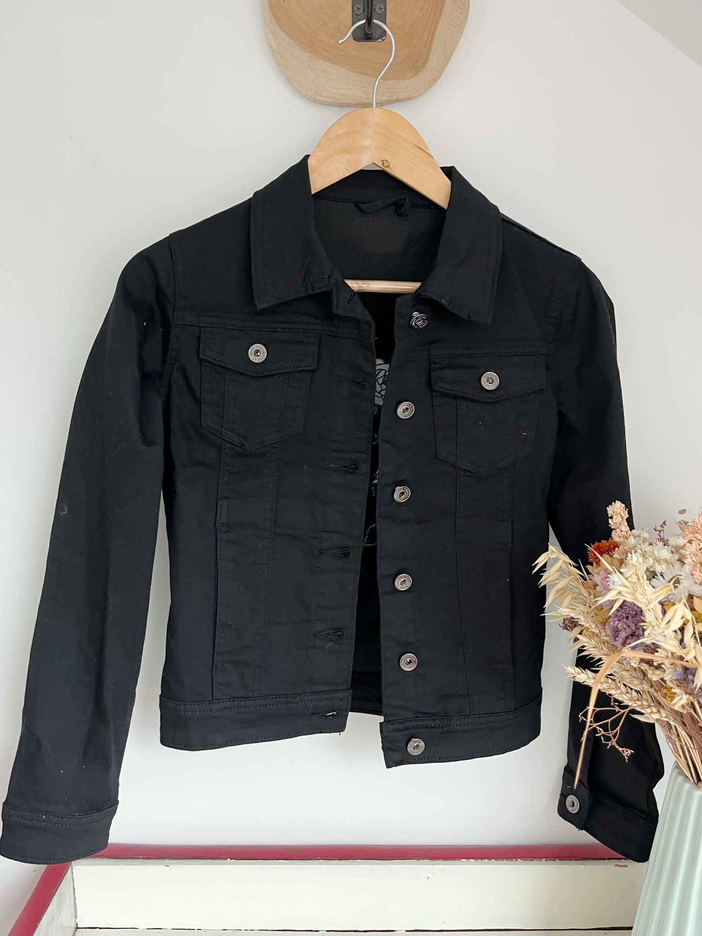 Veste en jean brodée Frida Kahlo