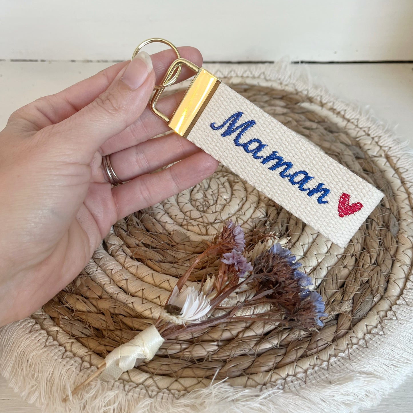 Porte clé brodé « Maman » cœur