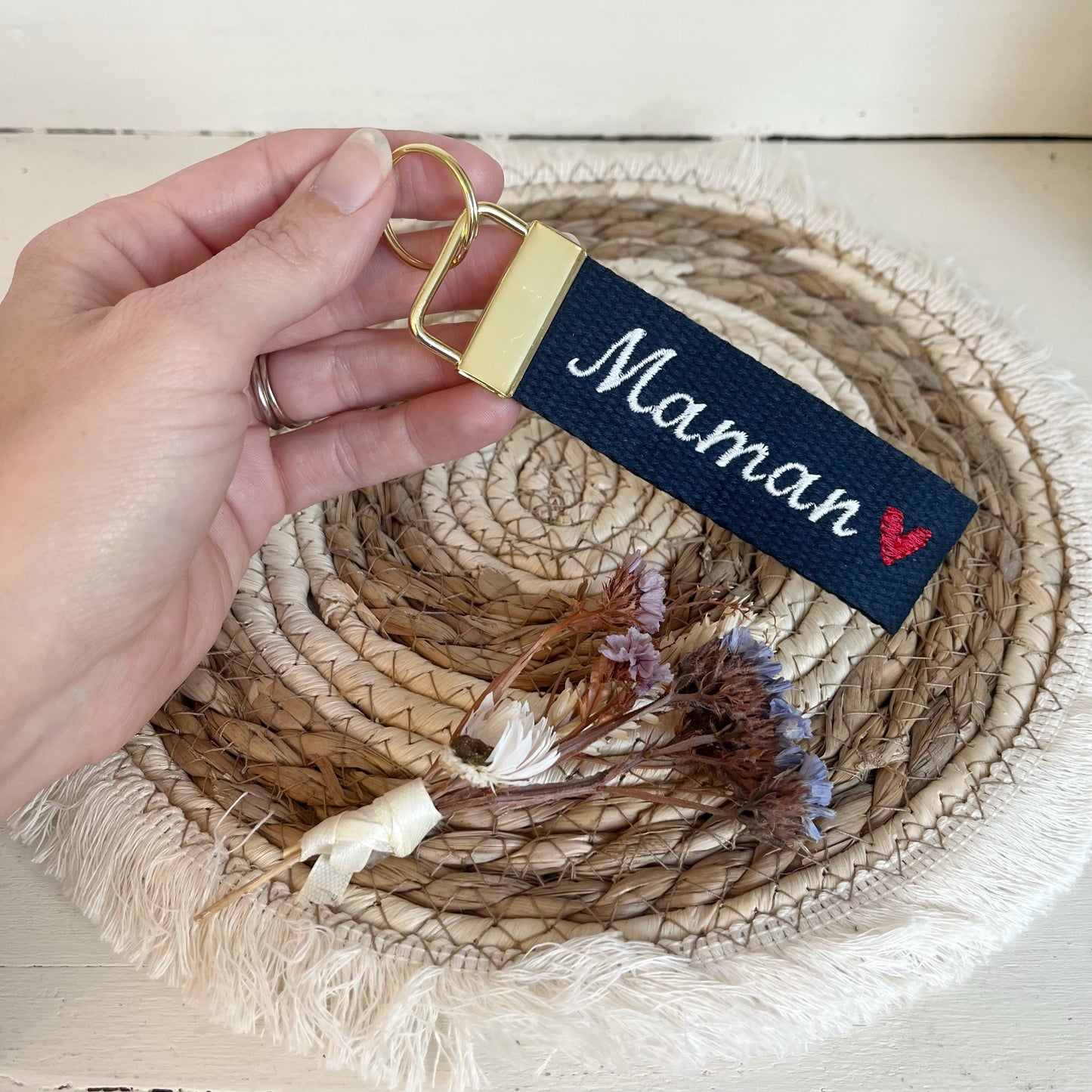 Porte clé brodé « Maman » cœur
