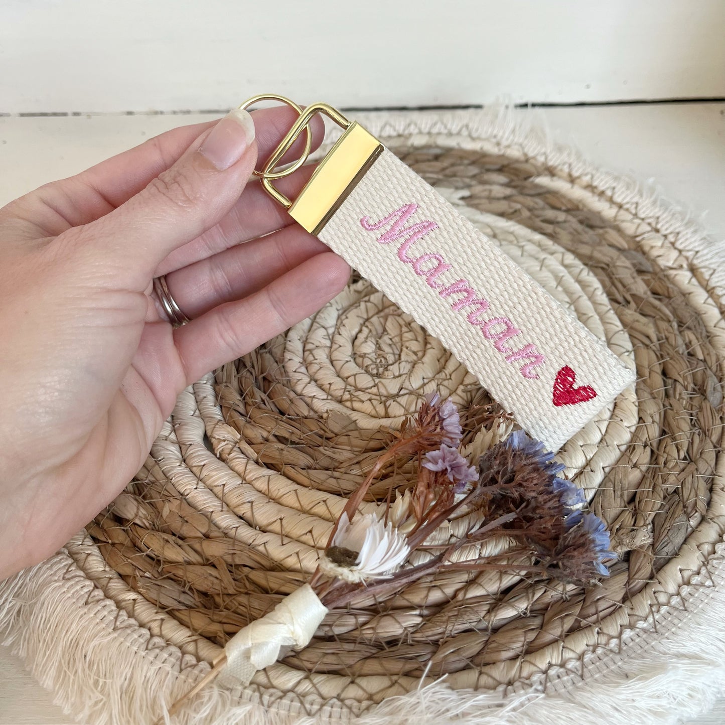 Porte clé brodé « Maman » cœur
