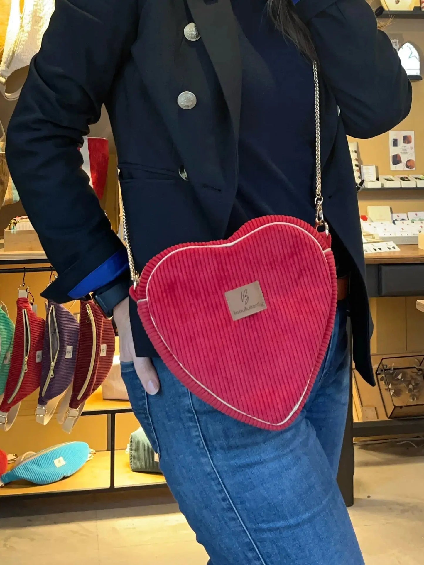 Sac bandoulière Coeur “Liebling” Rouge BisouButterfly photo portée