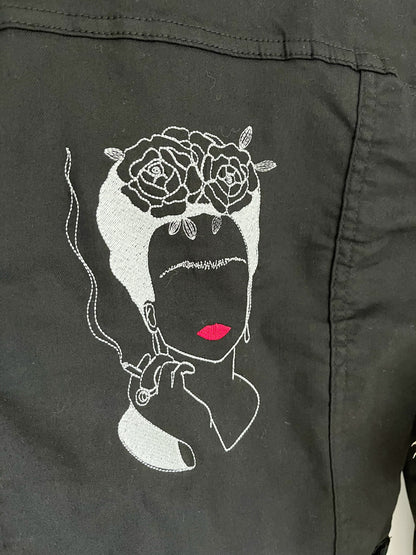 Veste en jean brodée Frida Kahlo