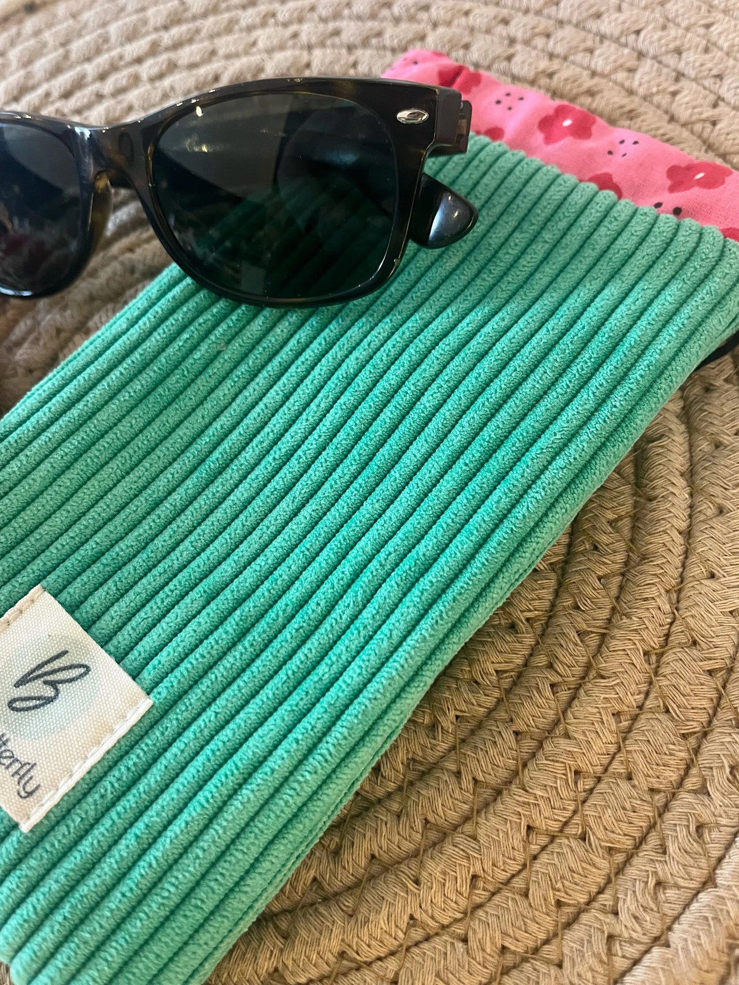 Étui à lunettes velours côtelé vert pomme BisouButterfly interieur rose