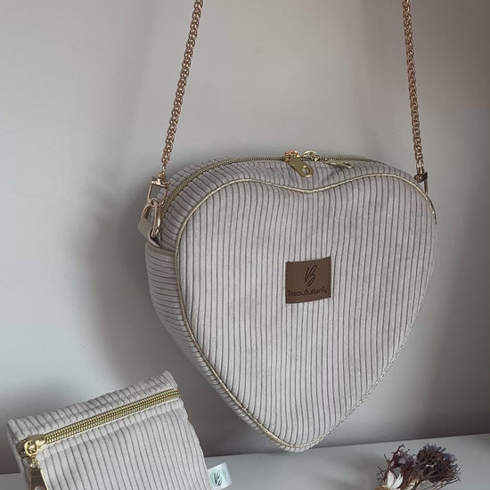 video sac forme coeur velours couleur beige
