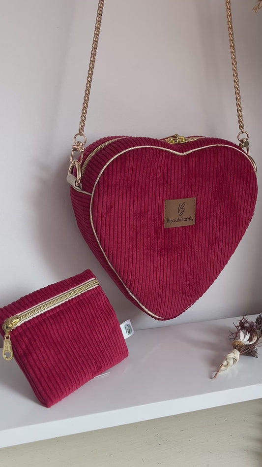 sac à main forme cœur velours rouge